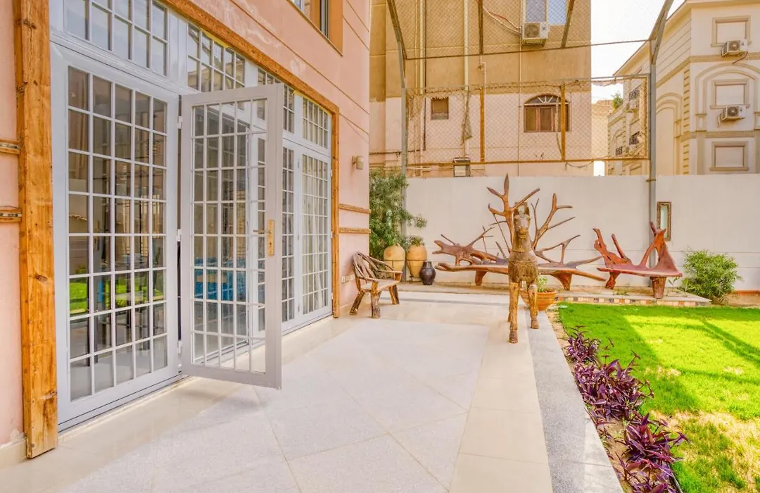 Spacious Garden Duplex Near Jw Marriott-1